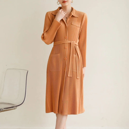 High-quality trench coat with pleated design British style casual and versatile for commuting and everyday wear