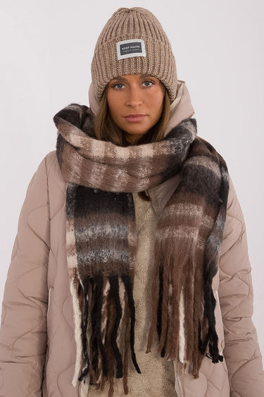 Shawl model 208269 AT