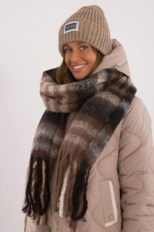 Shawl model 208269 AT