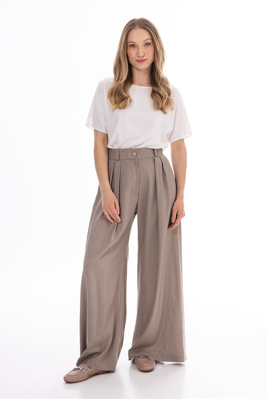 Women trousers model 225299 awama