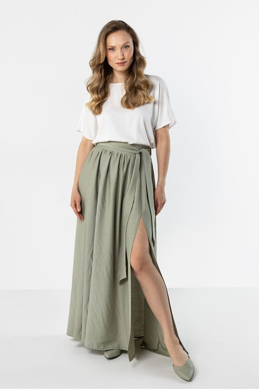 Long skirt model 225331 awama