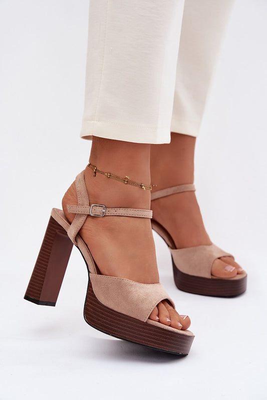 Heel sandals model 226117 Step in style