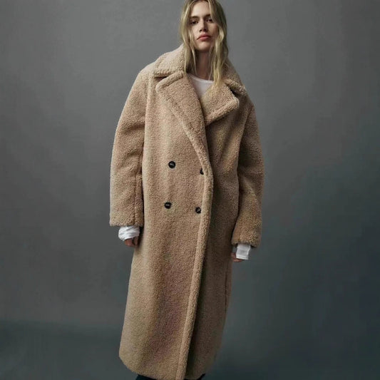 Oversized Coat With A Large Lapel Made Of Thick Lambswool Fleece