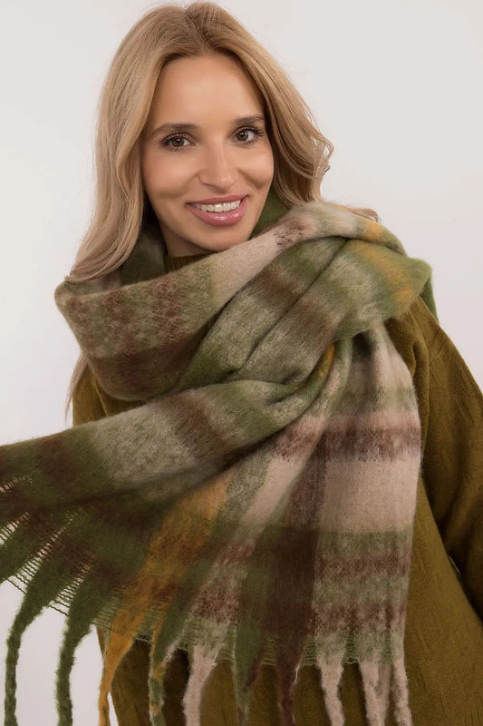  Shawl model 200281 AT 