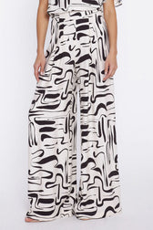  Women trousers model 228007 Nife 